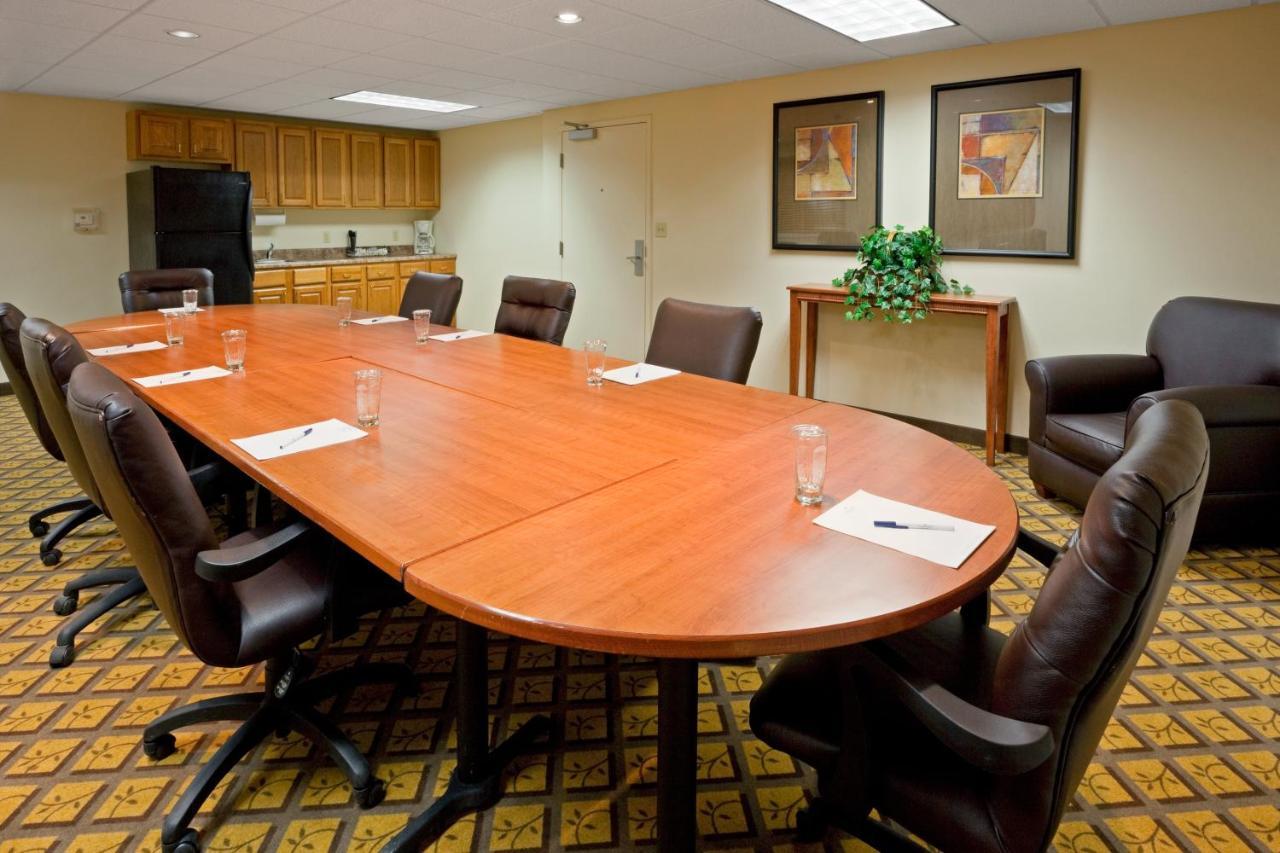 Candlewood Williamsport By Ihg Экстерьер фото